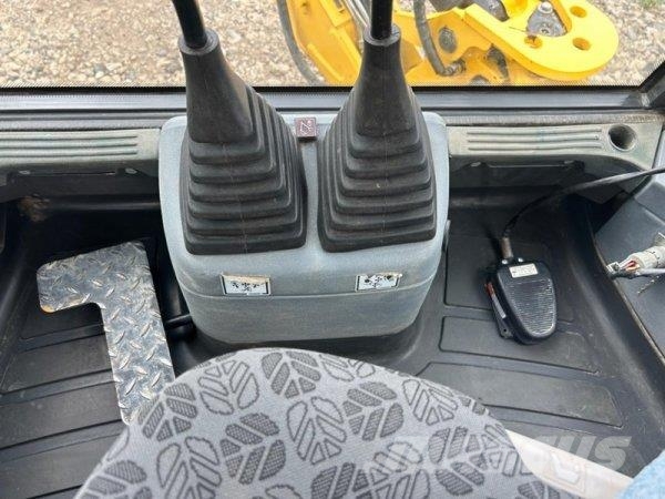 New Holland B100C Backhoe loaders