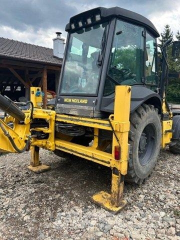 New Holland B100C Backhoe loaders