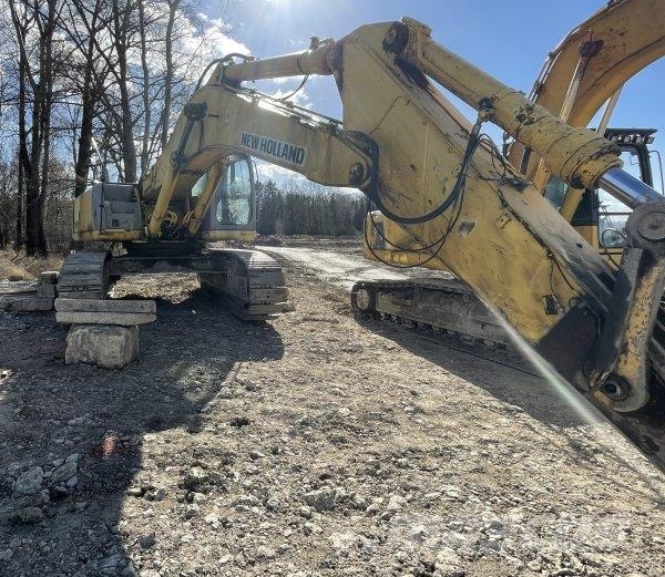 New Holland E 485 Kobelco Roomikekskavaatorid