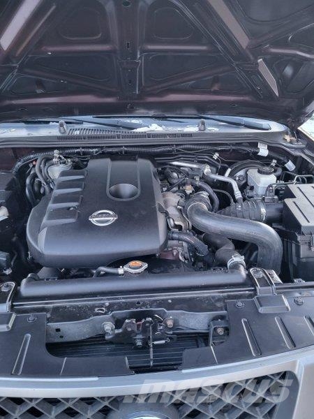 Nissan Navara (double cab) Будтехніка - Інші