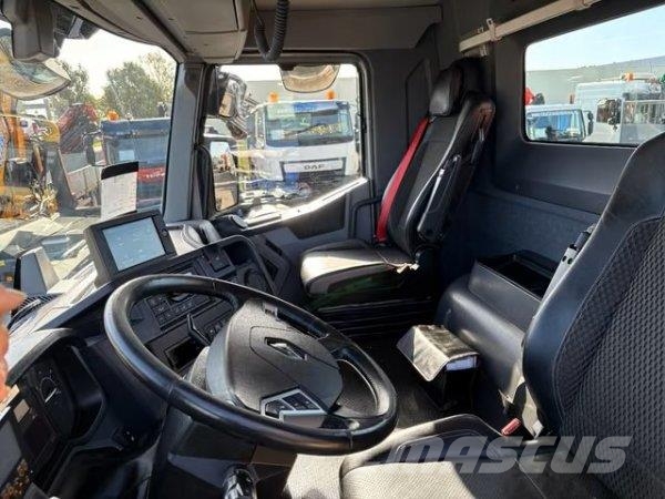 Renault C440 + HMF 2320 K3 Kranwagen