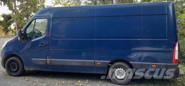 Renault Master Camiones con caja de remolque