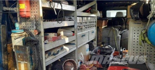 Renault Master Camiones con caja de remolque