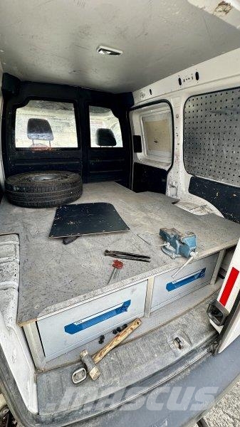 Volkswagen (Volkswagen) Caddy 4x4 dílna Tovornjaki zabojniki