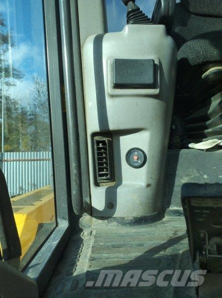 Volvo G 930 + nivelace Leica 2D معدات تمهيد الطرق