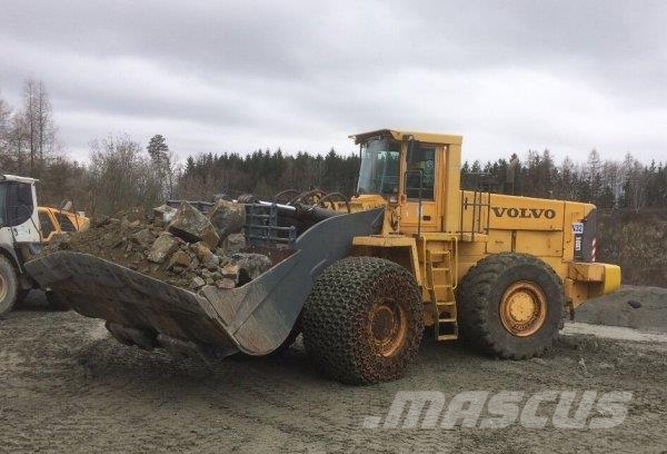 Volvo L 330 E Cargadoras sobre ruedas