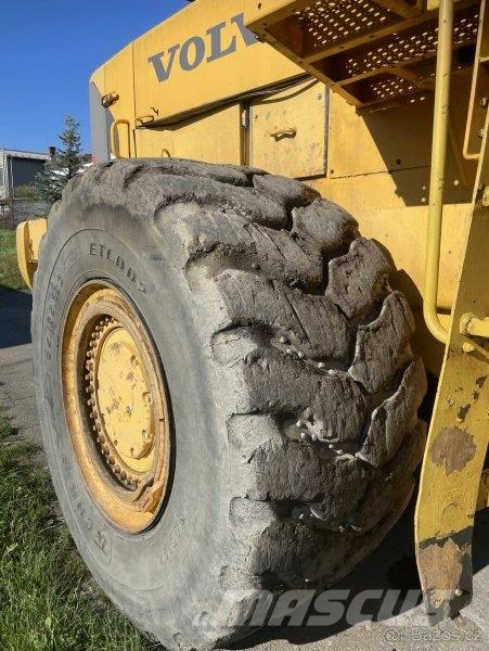 Volvo L 330 E Cargadoras sobre ruedas