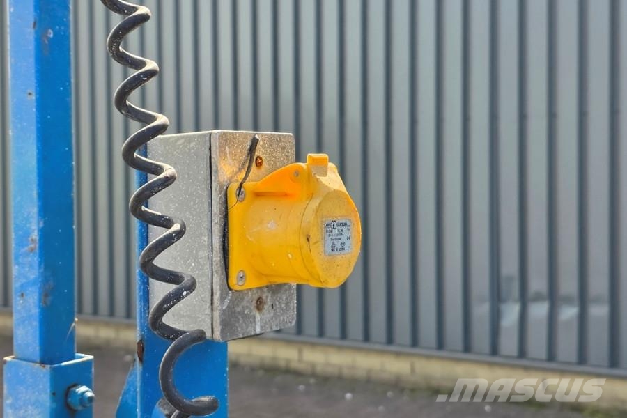 Genie GS2632 Electric, 10m Working Height, 227kg Capacit スキッドステアローダー