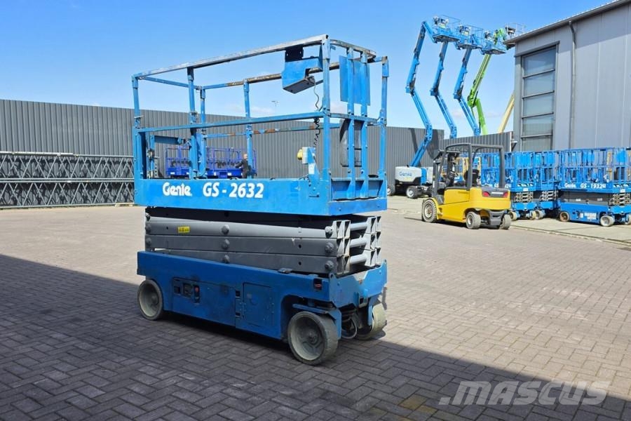 Genie GS2632 Electric, 10m Working Height, 227kg Capacit لوادر انزلاقية التوجيه