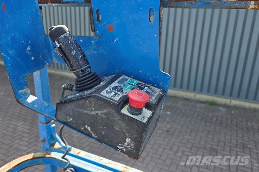 Genie GS2632 Electric, 10m Working Height, 227kg Capacit スキッドステアローダー