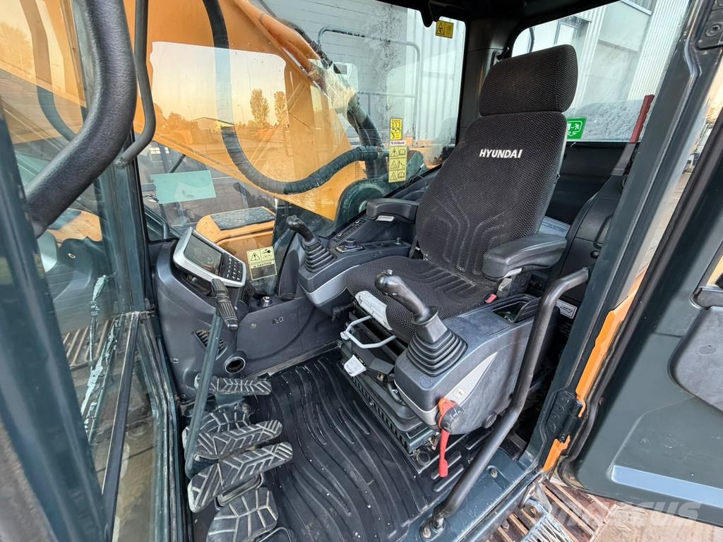 Hyundai HX380L Crawler excavators