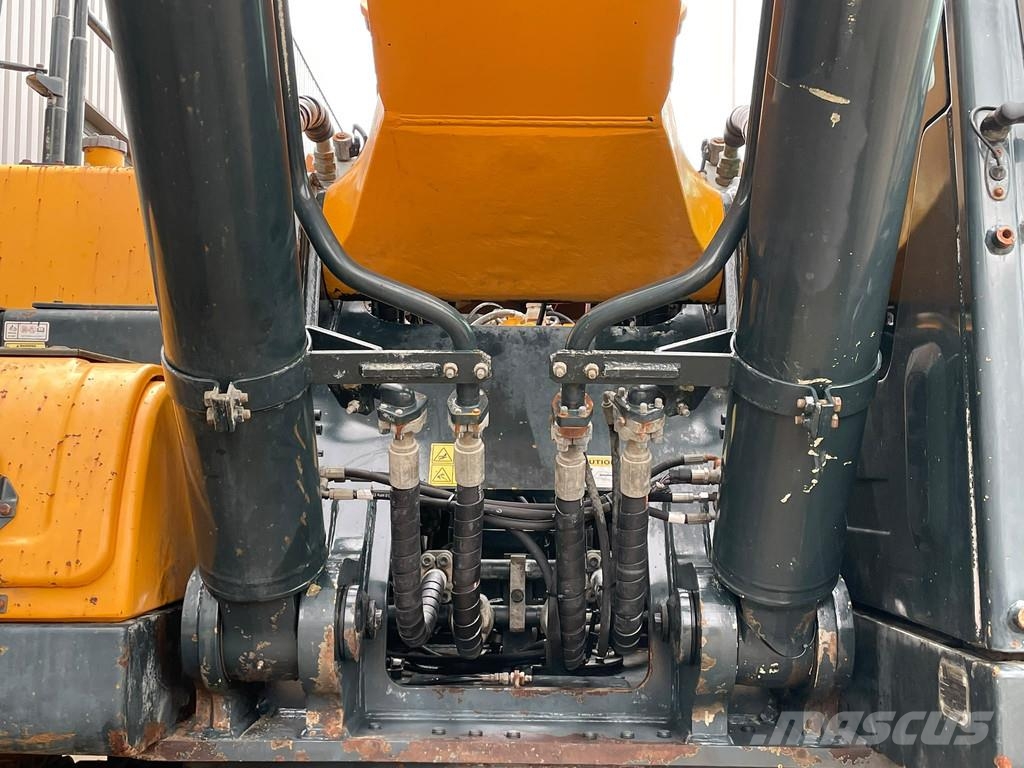 Hyundai HX380L Crawler excavators