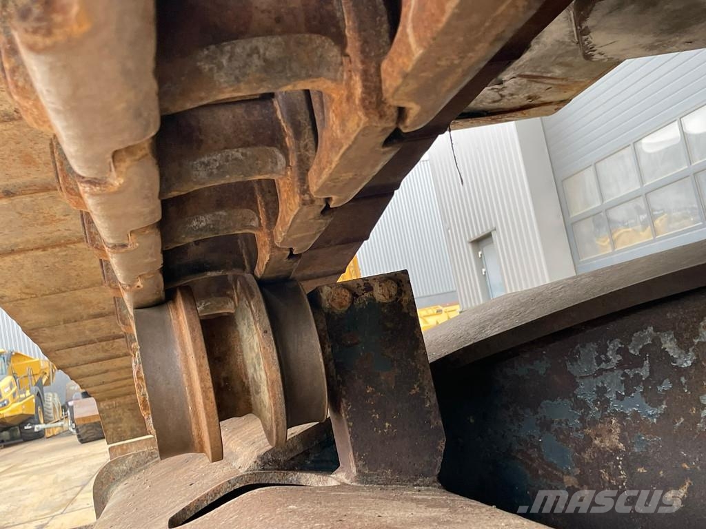 Hyundai HX380L Crawler excavators