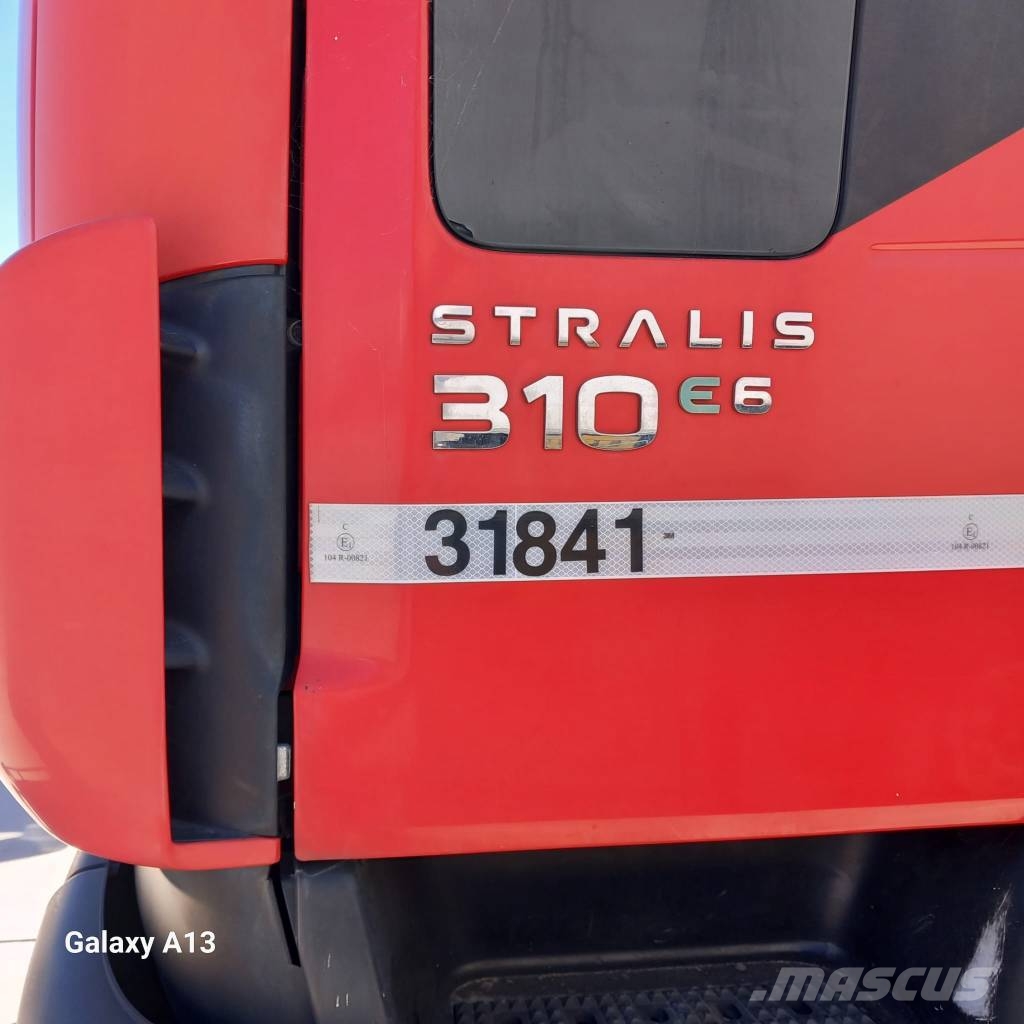 Iveco Stralis 260 S31 Camiones portavehículos