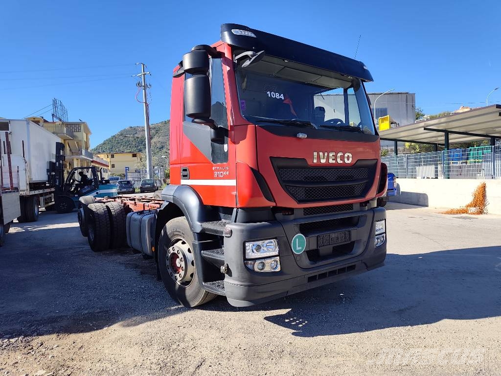 Iveco Stralis 260 S31 Camion porte engin