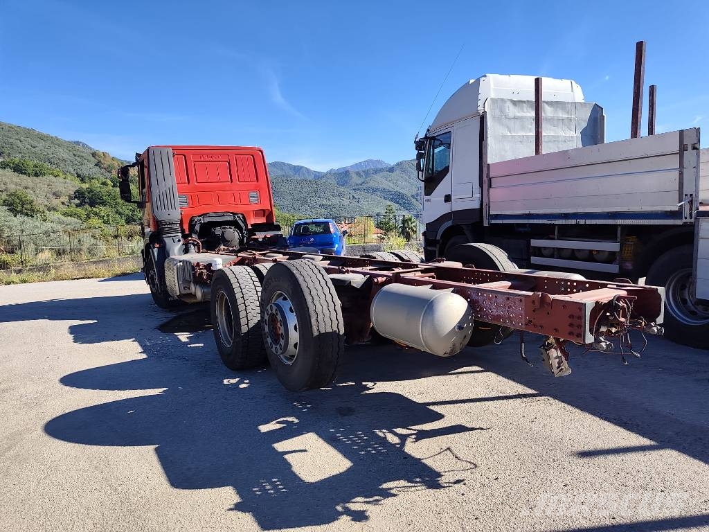 Iveco Stralis 260 S31 Camion porte engin