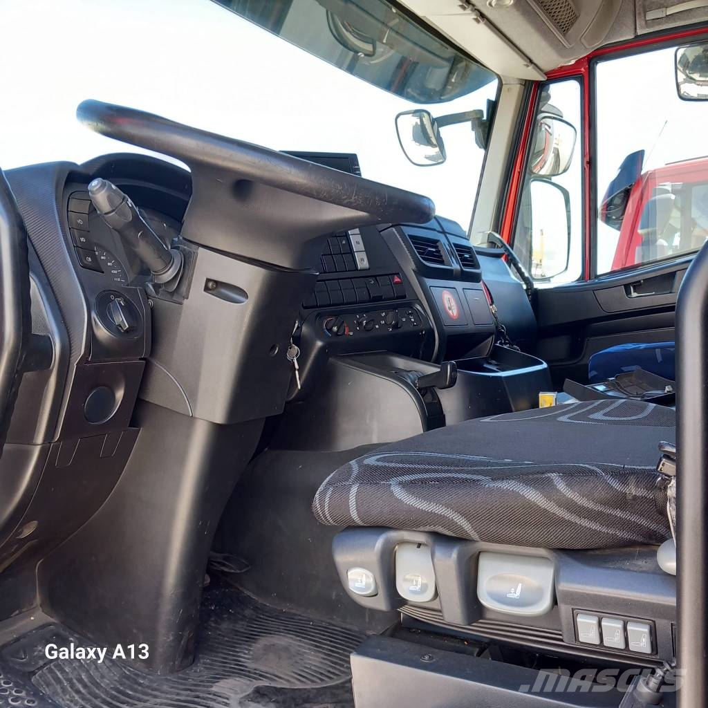 Iveco Stralis 260 S31 Camiones portavehículos