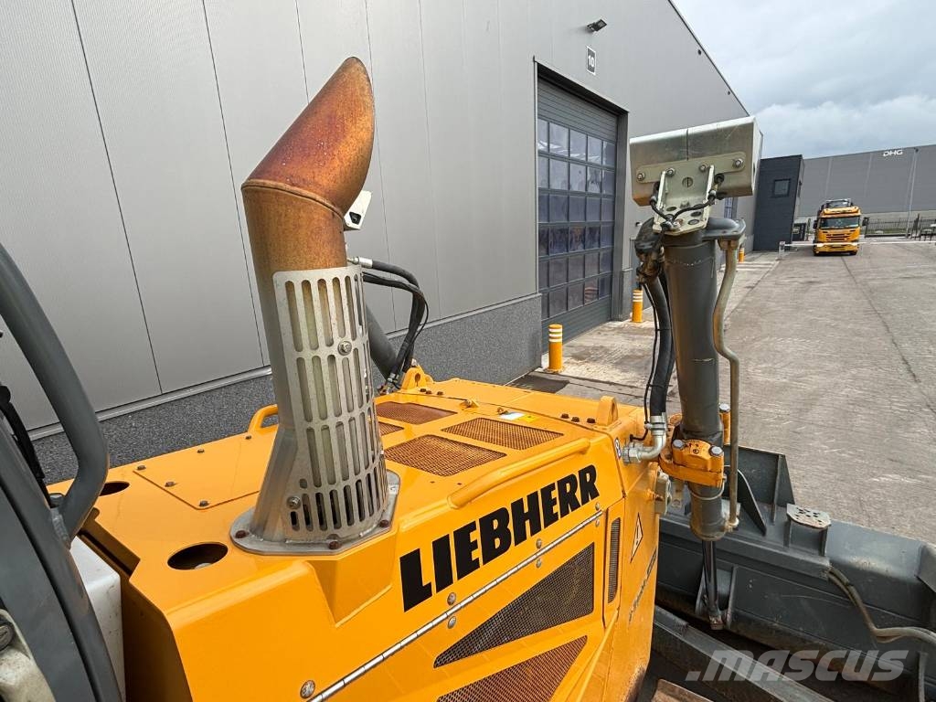 Liebherr PR 736 LGP (Trimble Ready) Buldožeri guseničari