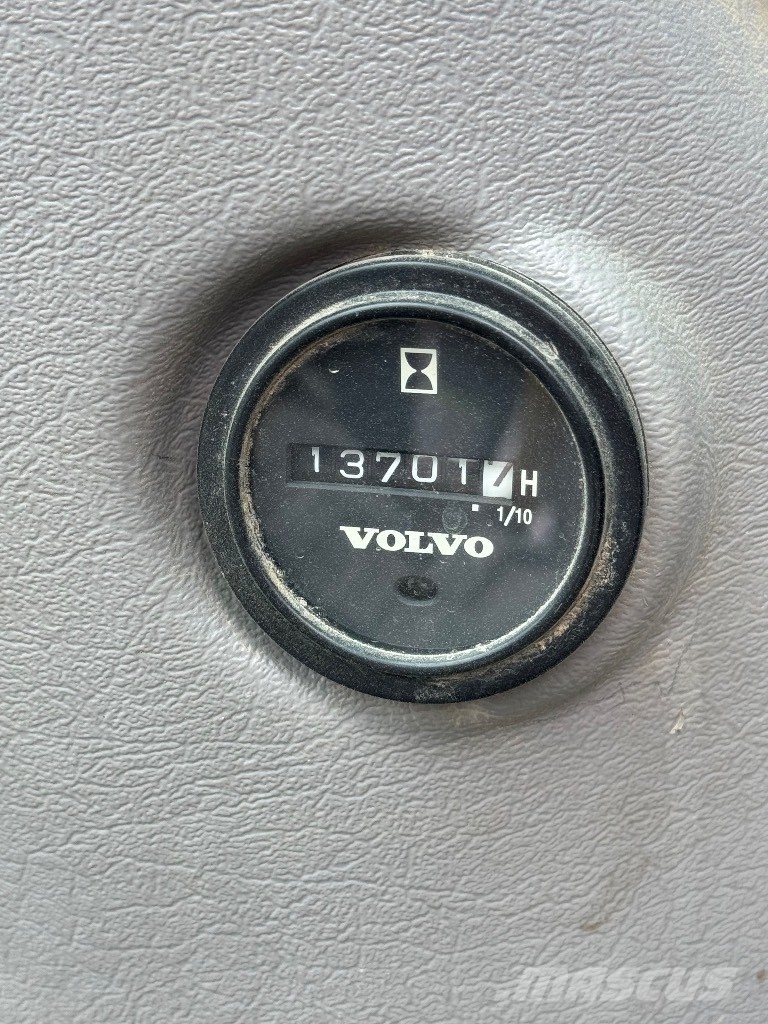 Volvo EC 240 C L Верижен екскаватор