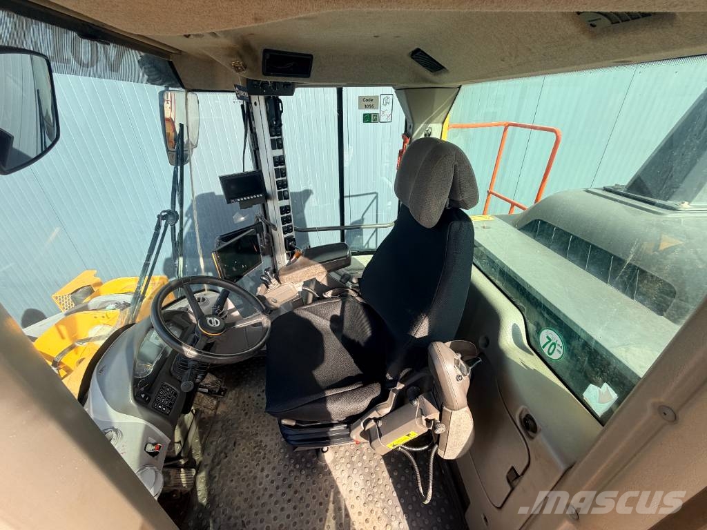 Volvo L180H | CDC | COPILOT Iekrāvēji uz riteņiem