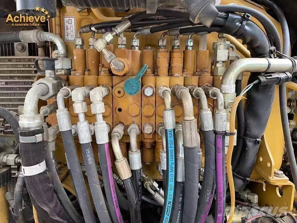 CAT 303.5 CR 小型挖掘机