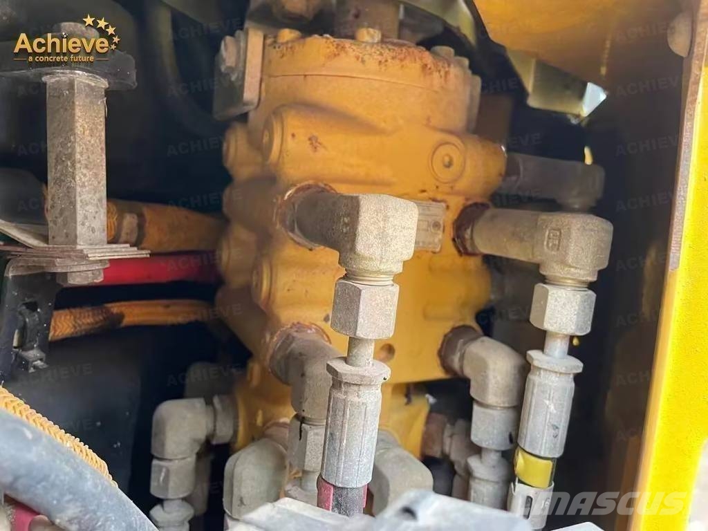 CAT 303.5 CR 小型挖掘机