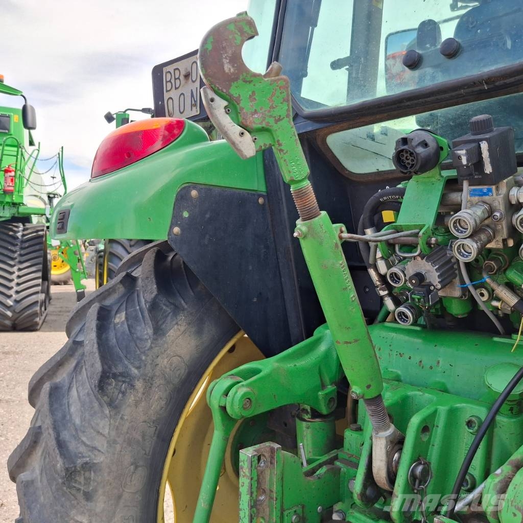 John Deere 5720 الجرارات