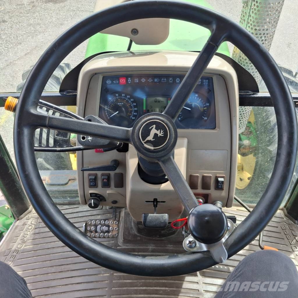 John Deere 5720 الجرارات