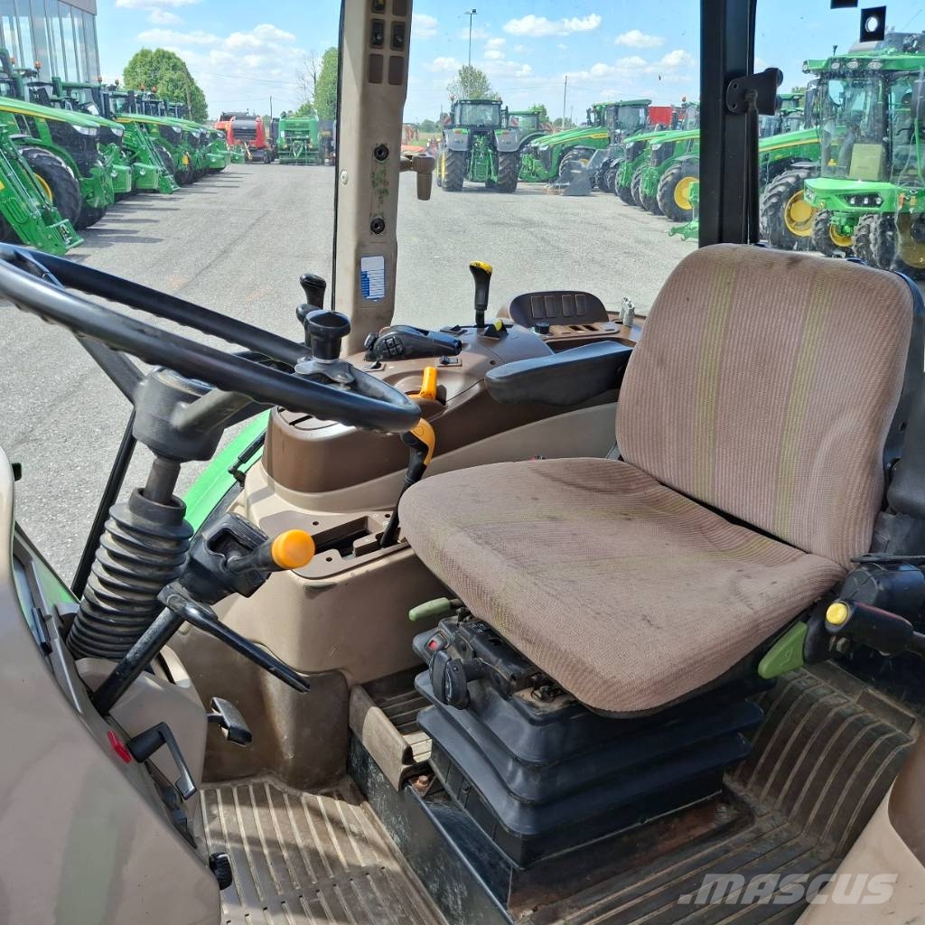 John Deere 5720 الجرارات