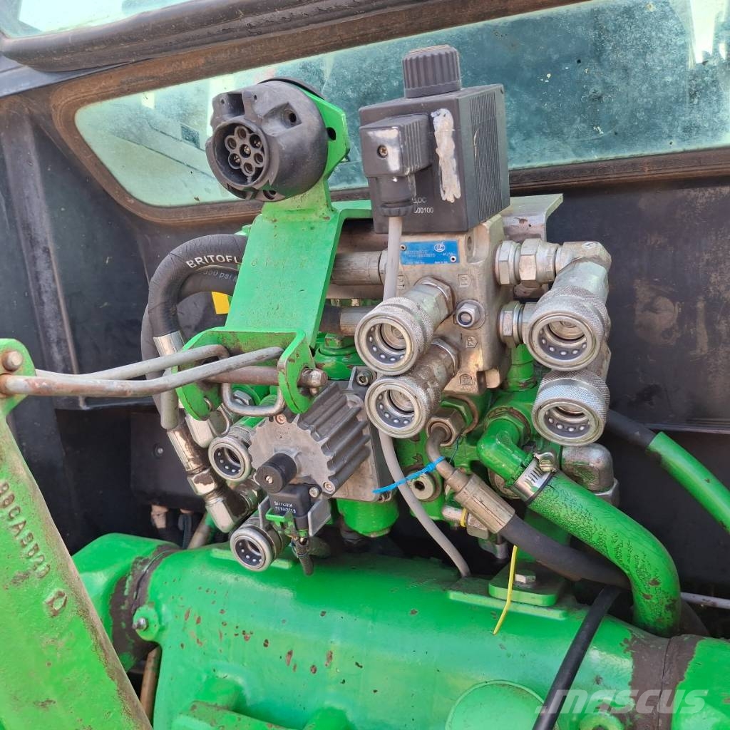 John Deere 5720 الجرارات