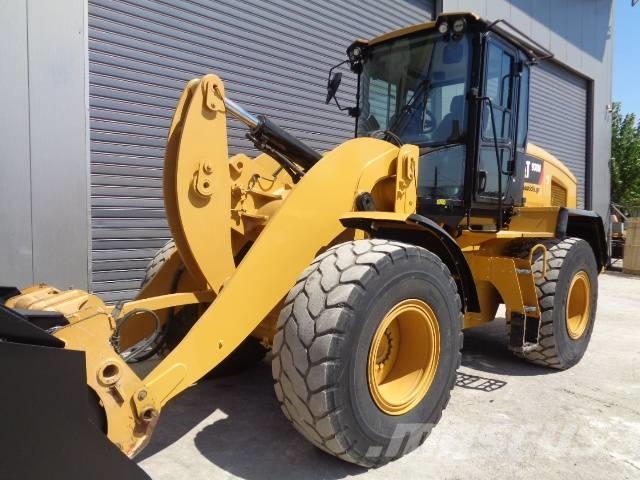 CAT 930M Naudoti ratiniai krautuvai