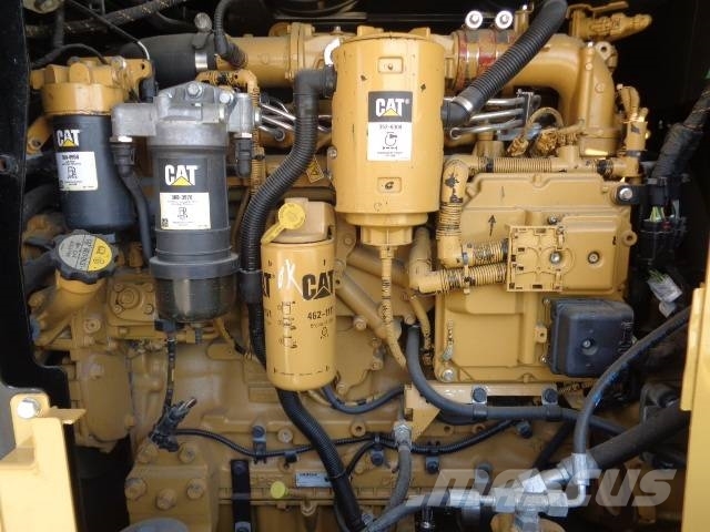 CAT 930M Naudoti ratiniai krautuvai