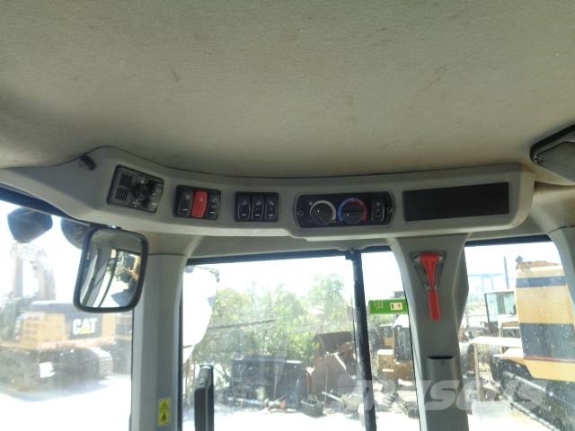 CAT 930M Naudoti ratiniai krautuvai