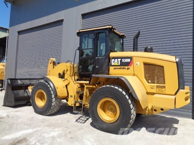 CAT 930M Naudoti ratiniai krautuvai