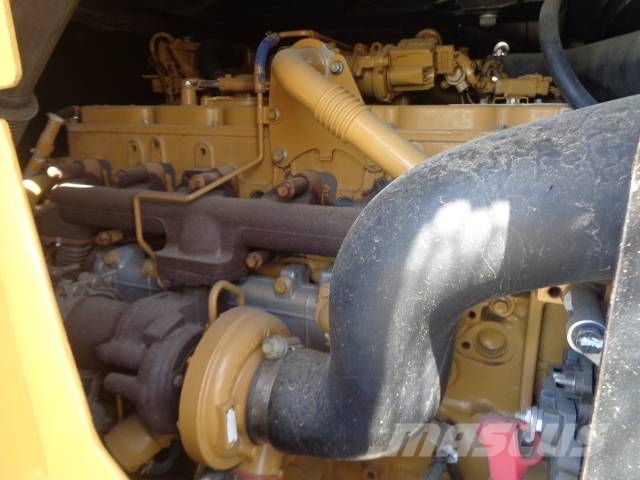 CAT 930M Naudoti ratiniai krautuvai