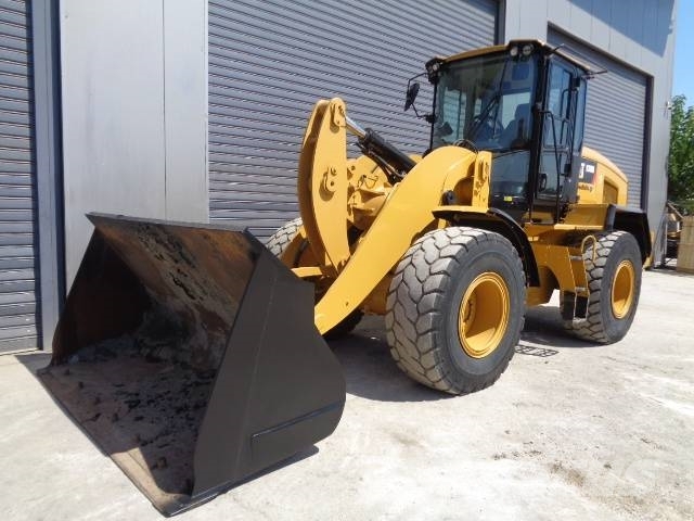 CAT 930M Naudoti ratiniai krautuvai