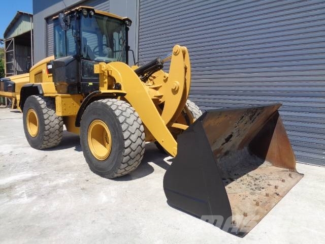 CAT 930M Naudoti ratiniai krautuvai