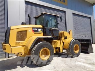 CAT 930M Naudoti ratiniai krautuvai
