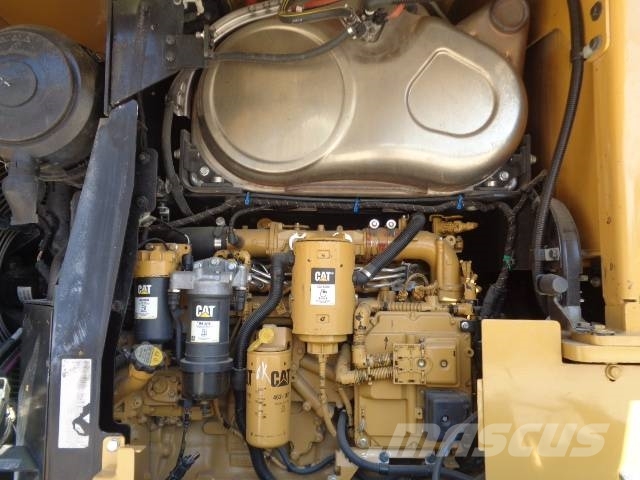 CAT 930M Naudoti ratiniai krautuvai