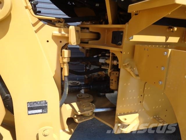 CAT 930M Naudoti ratiniai krautuvai