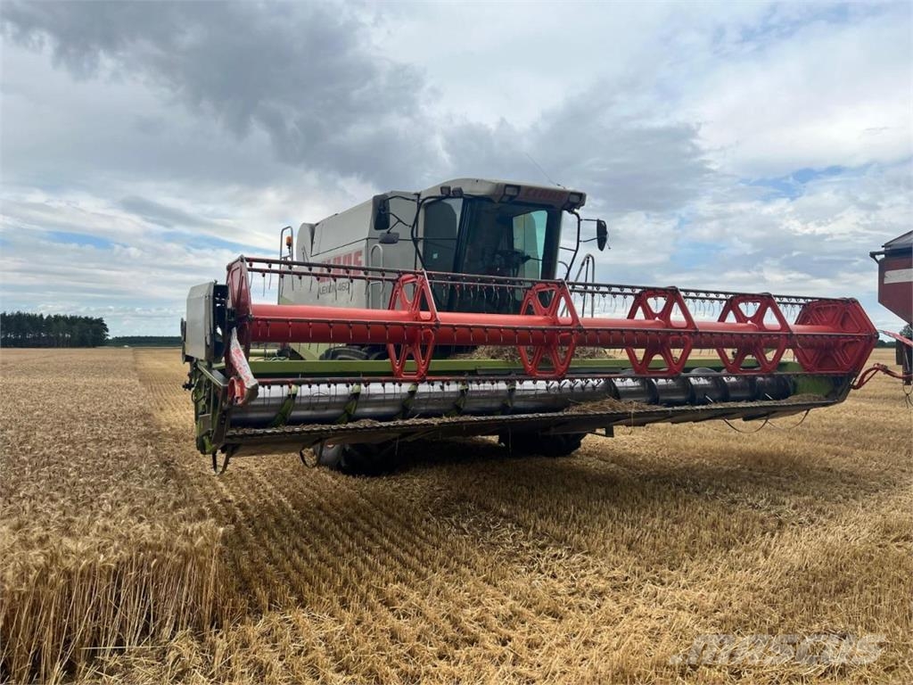 CLAAS Lexion 460 Combine harvesters