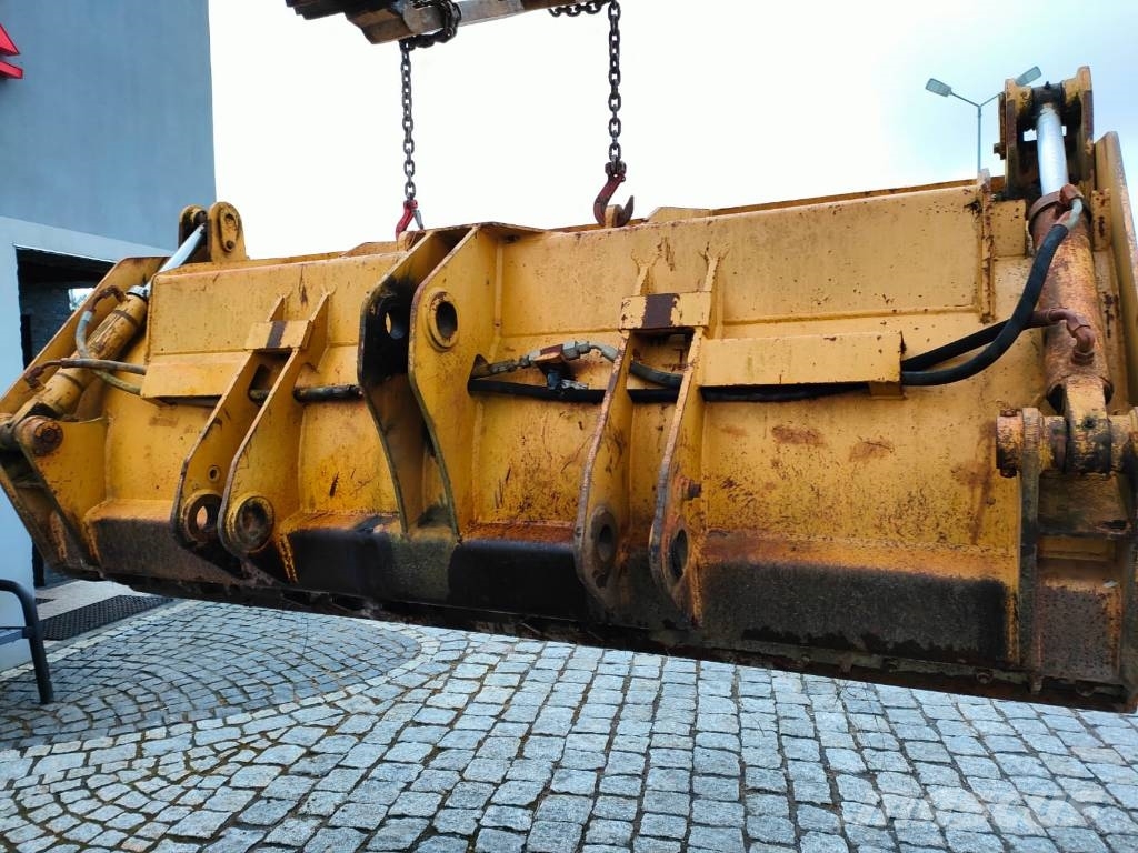 CAT ERPILLAR 928G łyżka Kausi