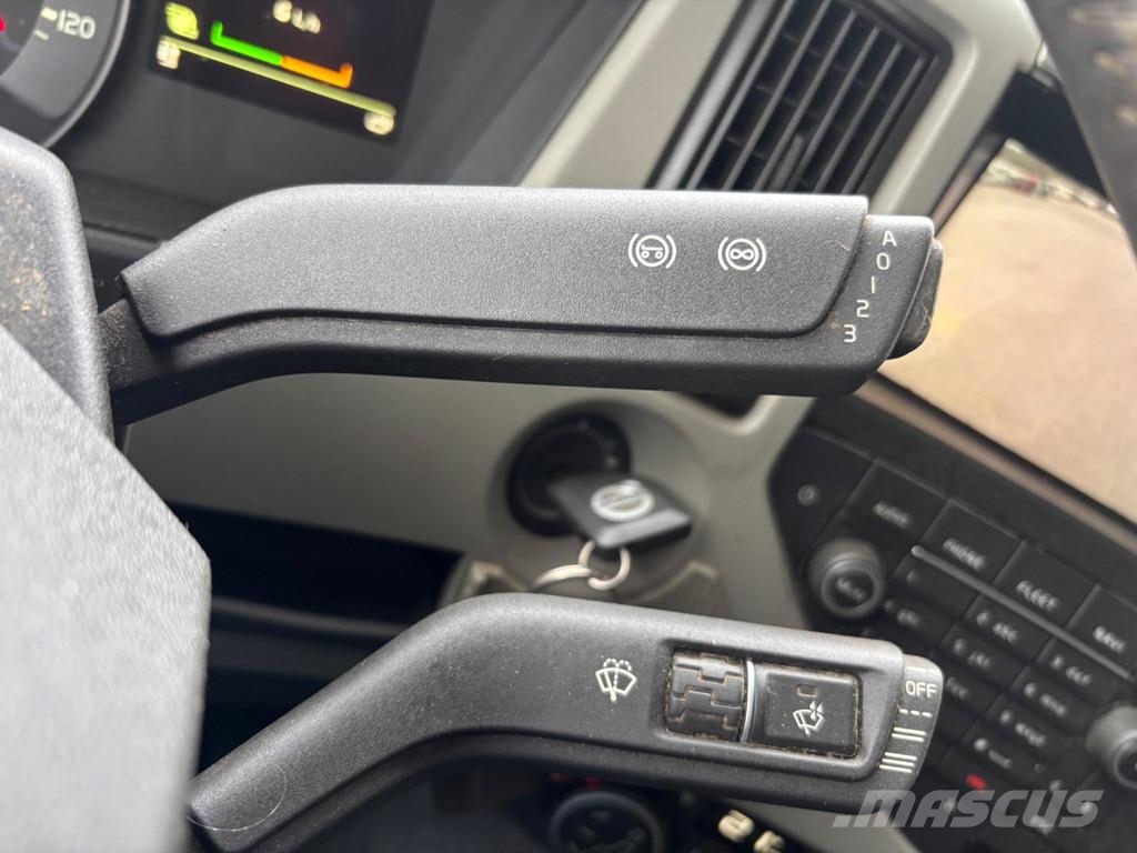 Volvo FM 410 6x2*4 EURO6 + ONE FLOOR BOX Camiones de ganado