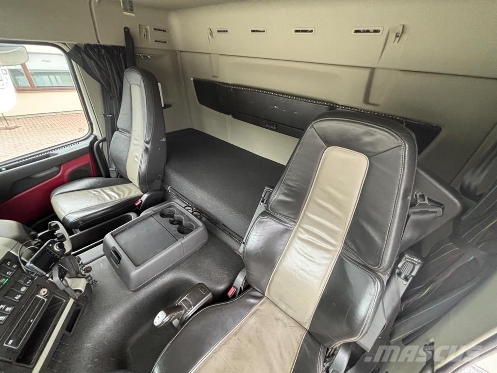 Volvo FM 410 6x2*4 EURO6 + ONE FLOOR BOX Camiones de ganado