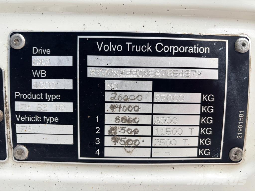 Volvo FM 410 6x2*4 EURO6 + ONE FLOOR BOX Camiones de ganado