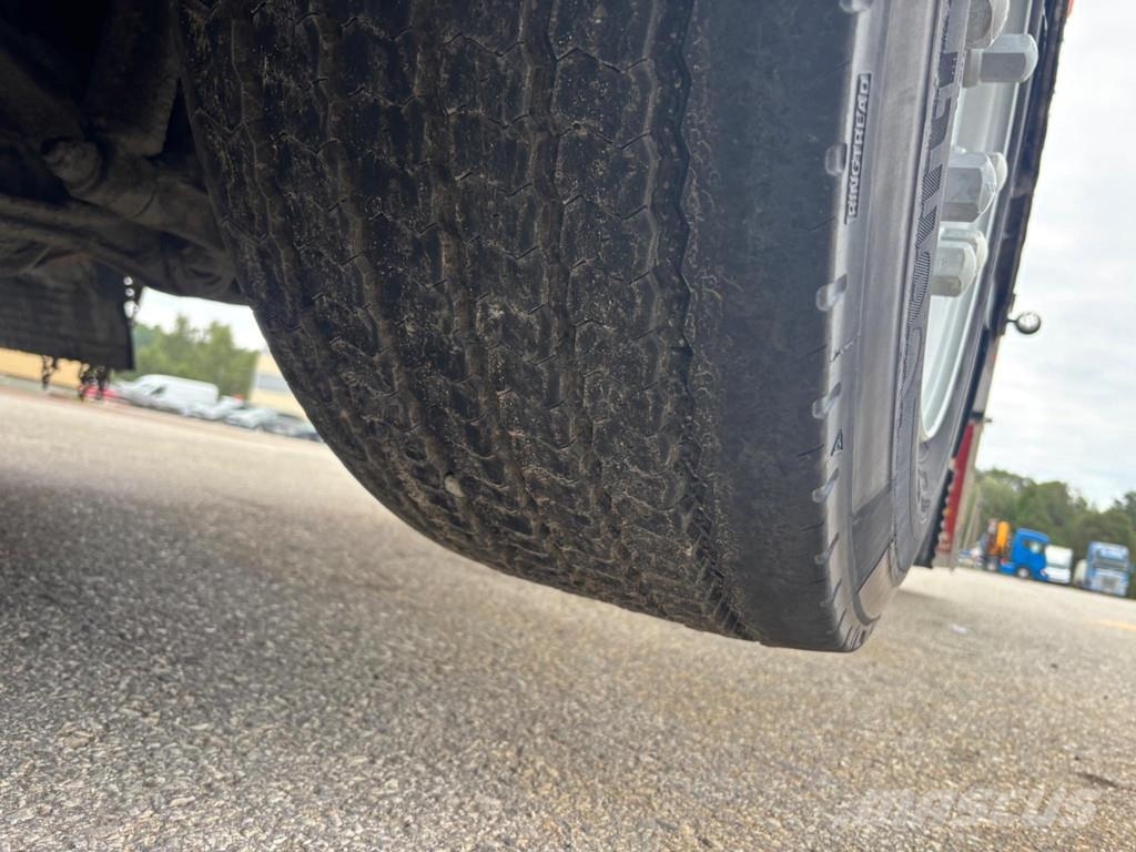 Volvo FM 410 6x2*4 EURO6 + ONE FLOOR BOX Camiones de ganado