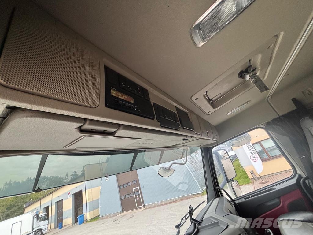 Volvo FM 410 6x2*4 EURO6 + ONE FLOOR BOX Camiones de ganado