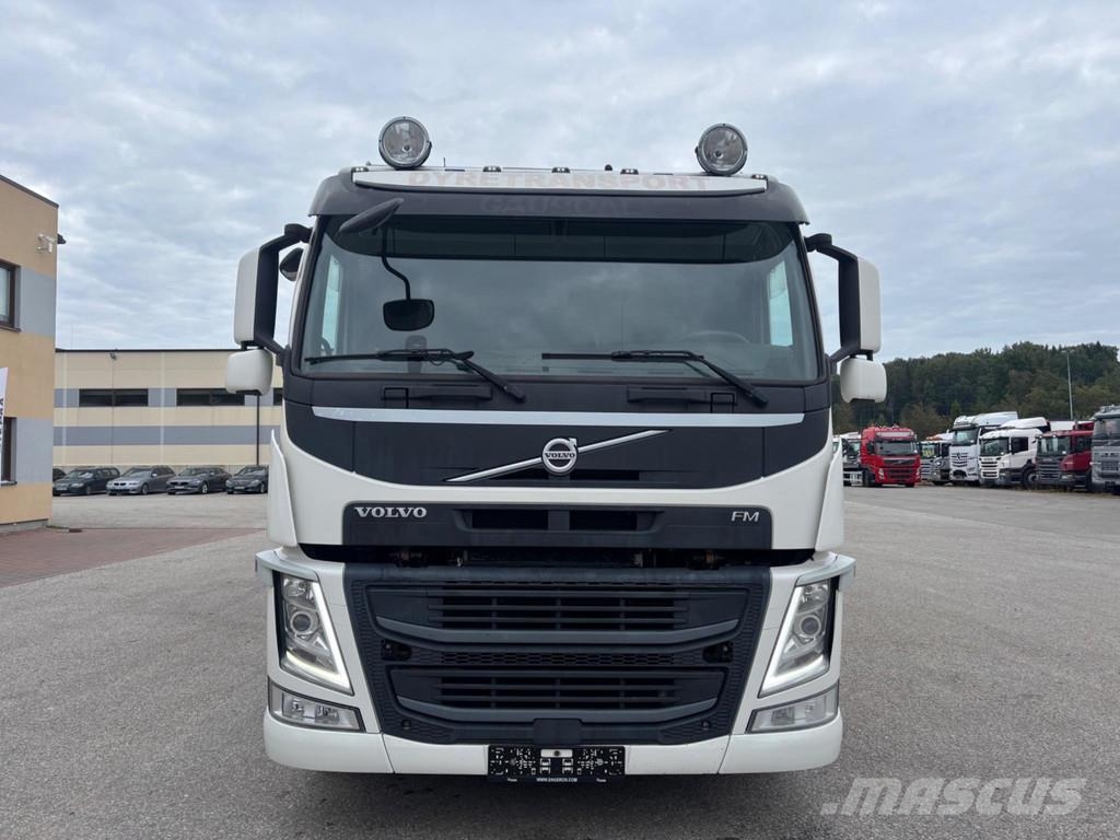Volvo FM 410 6x2*4 EURO6 + ONE FLOOR BOX Camiones de ganado
