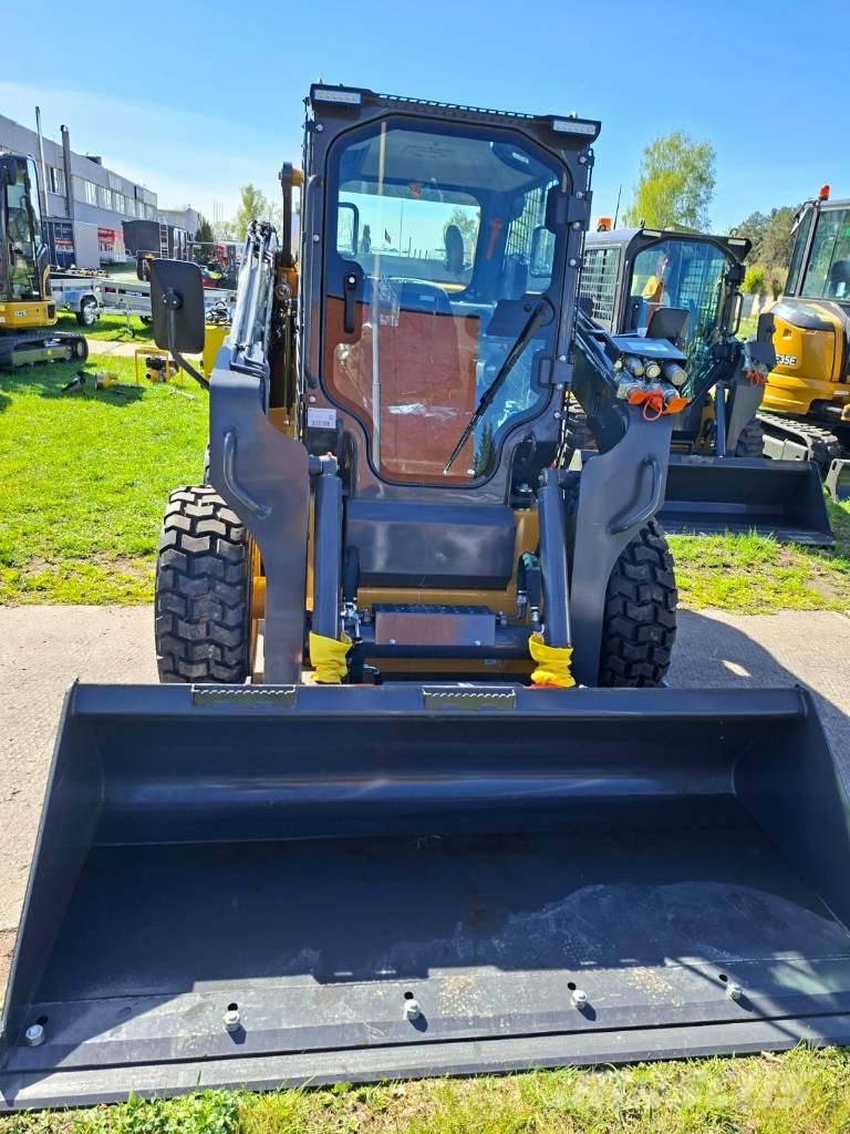 XCMG XC 7-SV 12 لوادر بعجل