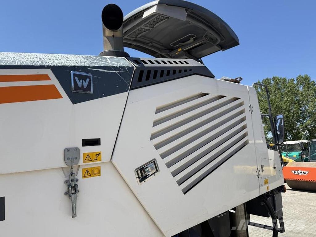 Wirtgen W 130 CFi Asphalt cold milling machines